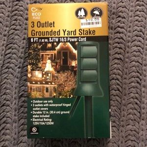 New 3 outlet grounded yard stake